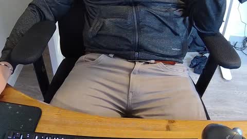 Sneakybill online show from 03.11.26