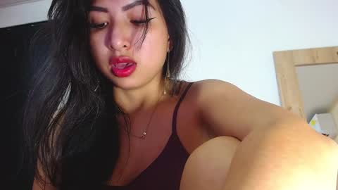 Snapshot of sneakyy_fantasy chatting on 12.20.24 Hellen online show from 12.20.24