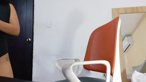 Snapshot of sneakyy_fantasy chatting on 02.06.25 Hellen online show from 02.06.25