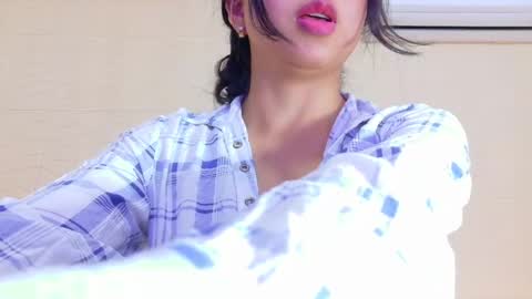 Snapshot of sneakyy_fantasy chatting on 02.28.25 Hellen online show from 02.28.25