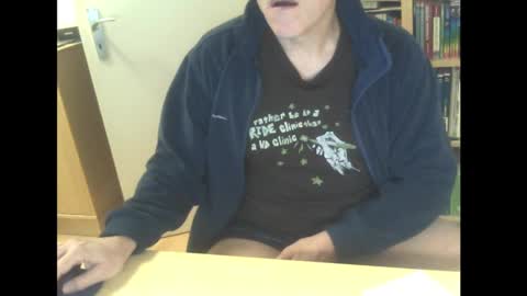 Snapshot of sneaxfreund chatting on 01.12.25 sneaxfreund online show from 01.12.25