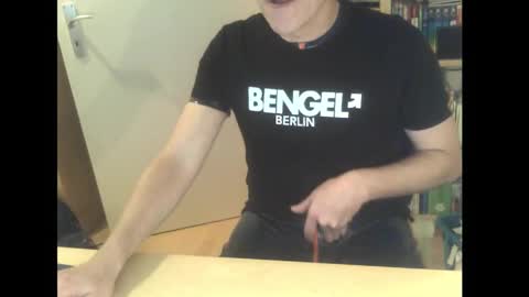 Snapshot of sneaxfreund chatting on 01.26.25 sneaxfreund online show from 01.26.25