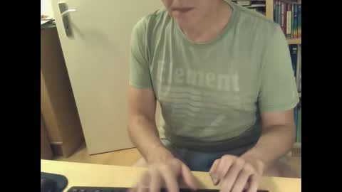 Snapshot of sneaxfreund chatting on 01.18.26 sneaxfreund online show from 01.18.26