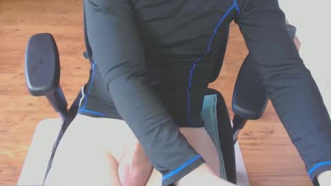 Snapshot of snooze85 chatting on 02.08.25 Cbt-Slave online show from 02.08.25