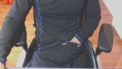 Snapshot of snooze85 chatting on 10.03.25 Cbt-Slave online show from 10.03.25