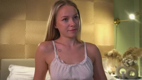 Candice Snow online show from 12.04.24