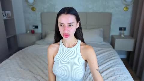 snow_whiteeex online show from 06.25.26