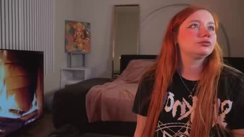 Snapshot of snowflakeskitty chatting on 06.14.26 Ellie online show from 06.14.26