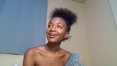 Snapshot of snowie_eyes chatting on 11.10.25 Snowie eyes online show from 11.10.25