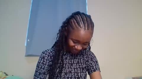 Snapshot of snowie_eyes chatting on 11.13.25 Snowie eyes online show from 11.13.25