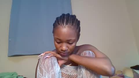 Snapshot of snowie_eyes chatting on 11.23.25 Snowie eyes online show from 11.23.25