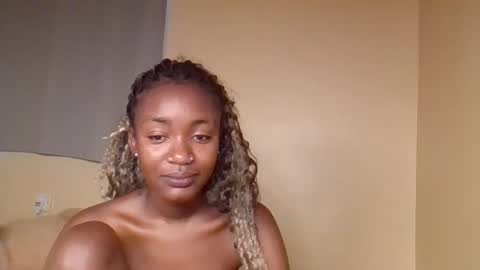 Snapshot of snowie_eyes chatting on 01.07.26 Snowie eyes online show from 01.07.26