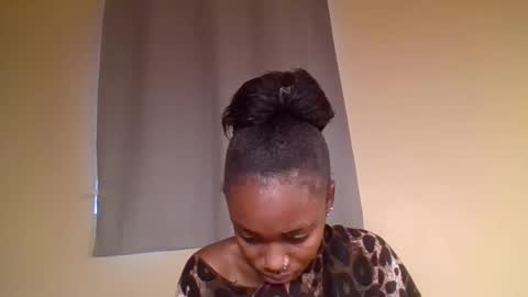 Snapshot of snowie_eyes chatting on 01.11.26 Snowie eyes online show from 01.11.26