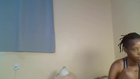 Snapshot of snowie_eyes chatting on 01.12.26 Snowie eyes online show from 01.12.26