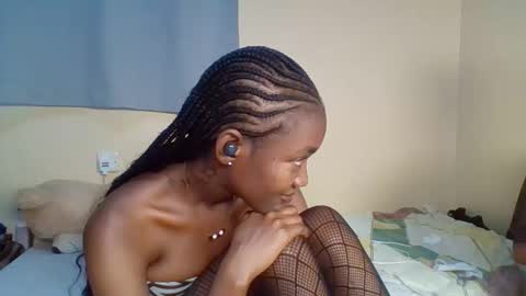 Snapshot of snowie_eyes chatting on 01.17.26 Snowie eyes online show from 01.17.26