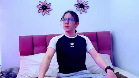 Snapshot of snowyx_ chatting on 09.24.25 Snowyx online show from 09.24.25
