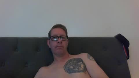 Snapshot of snub71 chatting on 04.11.26 snub71 online show from 04.11.26