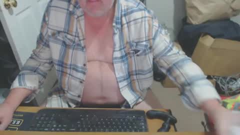 Snapshot of snwplwdrvr chatting on 02.27.25 snwplwdrvr online show from 02.27.25