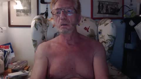 ImYourBitch online show from 10.22.25