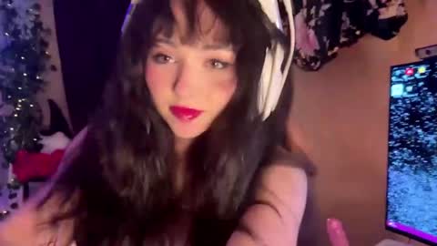 Snapshot of soakinginsaskya chatting on 11.05.25 Soaking Saskya online show from 11.05.25