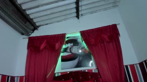 Snapshot of sobigcurvy44 chatting on 03.06.25 leidy online show from 03.06.25