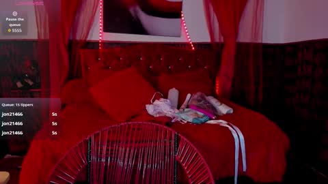 Snapshot of sobigcurvy44 chatting on 10.21.25 leidy online show from 10.21.25