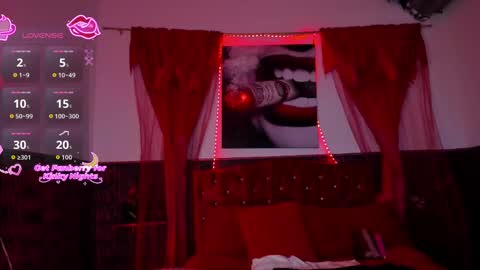 Snapshot of sobigcurvy44 chatting on 11.01.25 leidy online show from 11.01.25