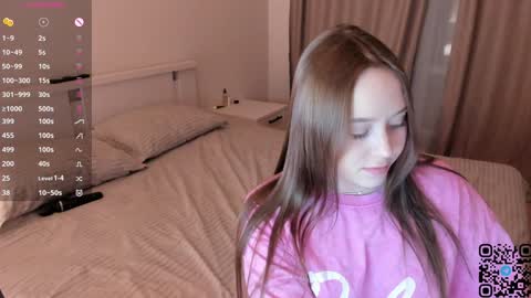 Snapshot of sofaris chatting on 02.06.25 Sophy online show from 02.06.25