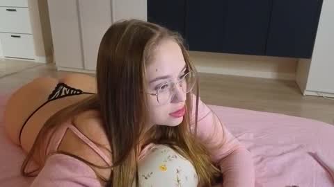 Snapshot of sofaris chatting on 12.01.25 Sophy online show from 12.01.25