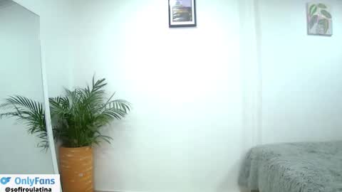 Snapshot of soffi_rousel_ chatting on 02.23.25 soffi_rousel_ online show from 02.23.25