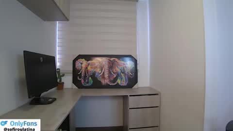 Snapshot of soffi_rousel_ chatting on 12.15.25 soffi_rousel_ online show from 12.15.25