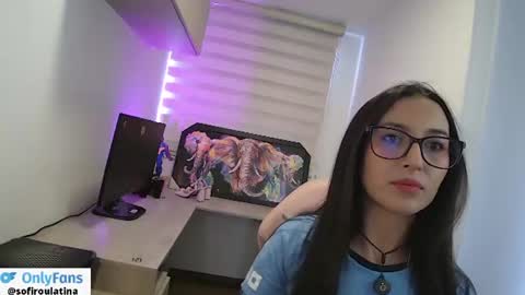 soffi_rousel_ online show from 06.18.26