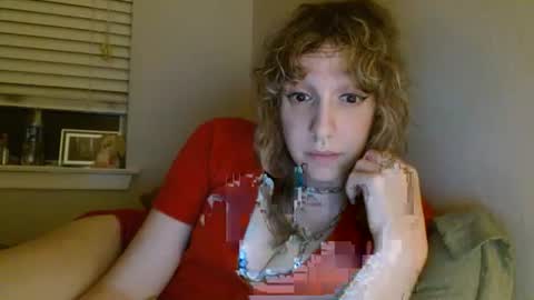 Snapshot of soffpurr chatting on 10.27.25 Lilytea online show from 10.27.25