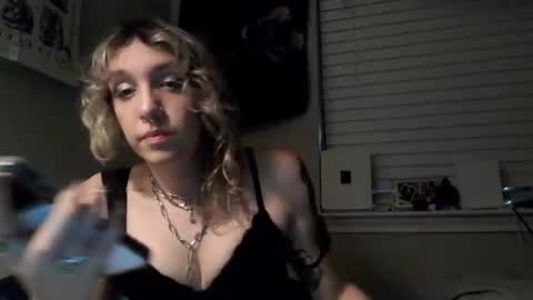Snapshot of soffpurr chatting on 06.26.26 Lilytea online show from 06.26.26