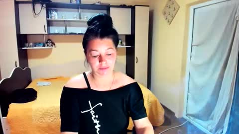 Snapshot of soffy_skye chatting on 05.25.26 Soffy online show from 05.25.26