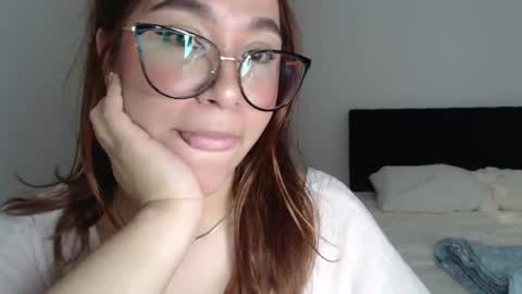 Snapshot of sofi4__ chatting on 06.18.26 sofi online show from 06.18.26