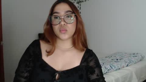 Snapshot of sofi4__ chatting on 07.23.26 sofi online show from 07.23.26