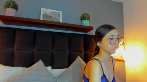 Snapshot of sofi_alix chatting on 05.18.26 S O F I online show from 05.18.26