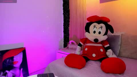 Snapshot of sofi_cuttie chatting on 12.14.25 sofi_cuttie online show from 12.14.25