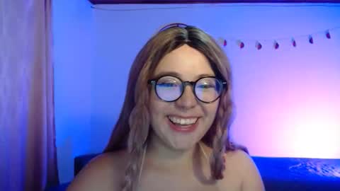 Sofi Lynch online show from 11.05.25