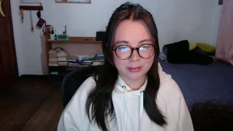 Sofi Lynch online show from 05.06.26