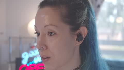 Sofi Mora online show from 01.05.25