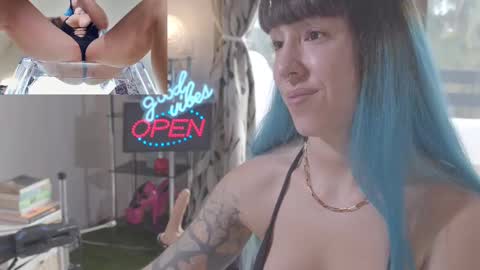 Sofi Mora online show from 02.18.25