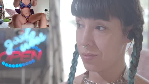 Sofi Mora online show from 09.09.25