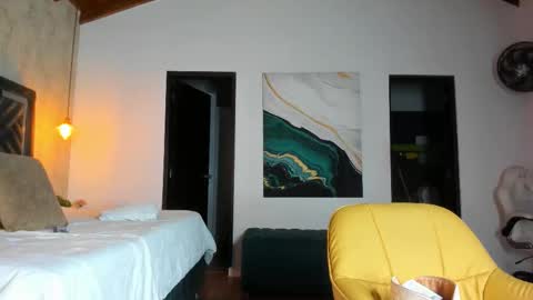 Snapshot of sofi_moreno chatting on 12.18.25 Sofi online show from 12.18.25