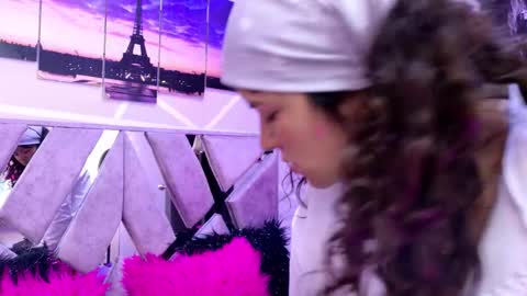 Sofi Noa online show from 12.04.25