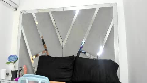 Snapshot of sofia1candyht chatting on 02.09.25 SOFIA online show from 02.09.25