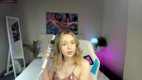 Sofia Gaze online show from 01.12.26