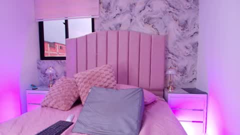 sofia gomes online show from 01.05.26