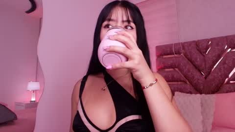 Snapshot of sofia_gomes_ chatting on 06.25.26 sofia gomes online show from 06.25.26